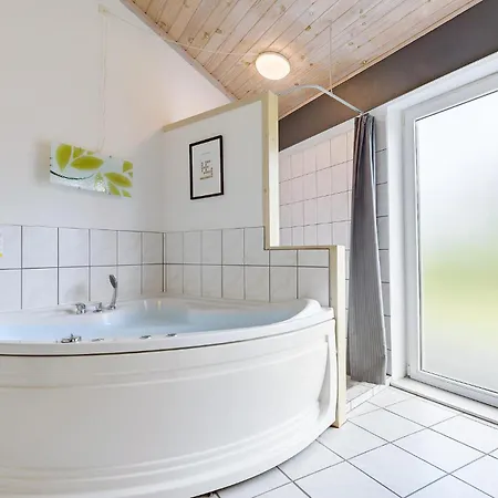 Nyaraló In With Sauna *