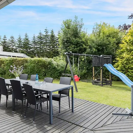 Дом отдыха In With Sauna *