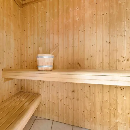 Дом отдыха In With Sauna *